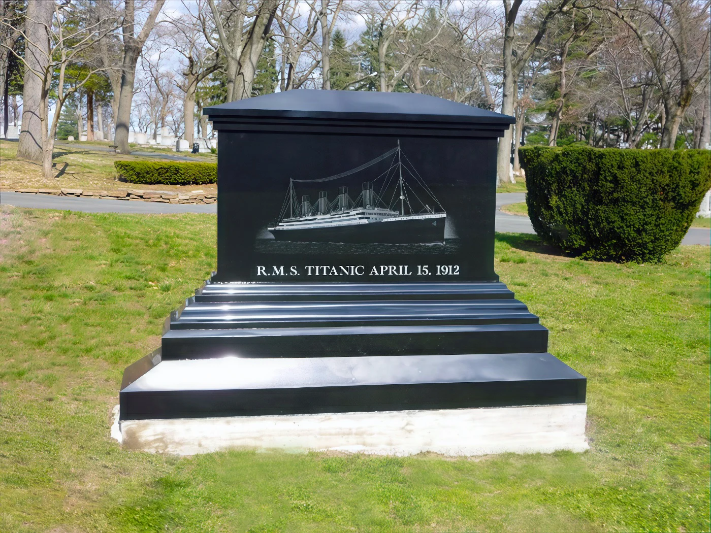 rms-titanic-memorial-headstone